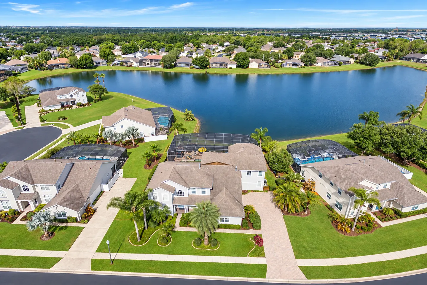 Aerial view of Formosa Gardens homes surrounding the lake